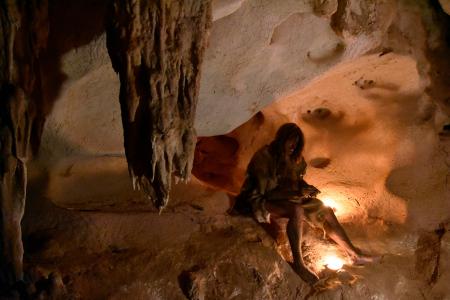 Las Cuevas de Rincón de la Victoria, protagonistas del documental “Las últimas huellas del Neandertal” de Canal Sur