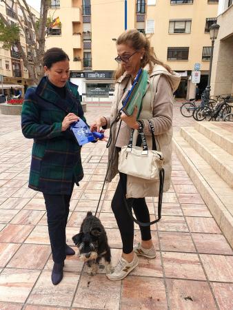 El Ayuntamiento de Rincón de la Victoria retoma la campaña de recogida de muestras de heces en los espacios públicos