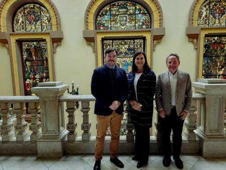 Rincón de la Victoria y Málaga buscan vías que mejoren el transporte y la conexión entre ambos municipios