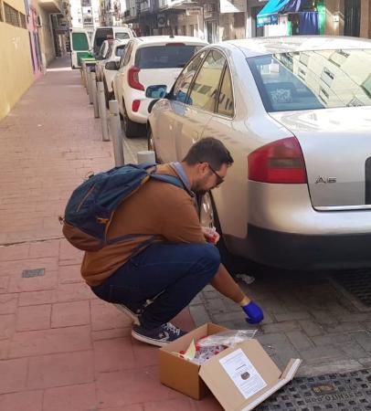 El Ayuntamiento de Rincón de la Victoria analiza cerca de una veintena de muestras de heces de perros en los espacios públicos