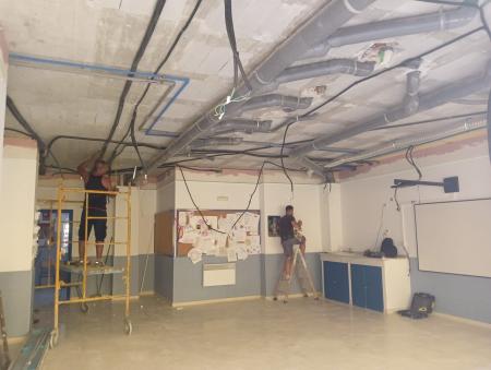 El Ayuntamiento de Rincón de la Victoria acomete más de una veintena de actuaciones de mejora en los centros escolares del municipio antes del inicio del curso