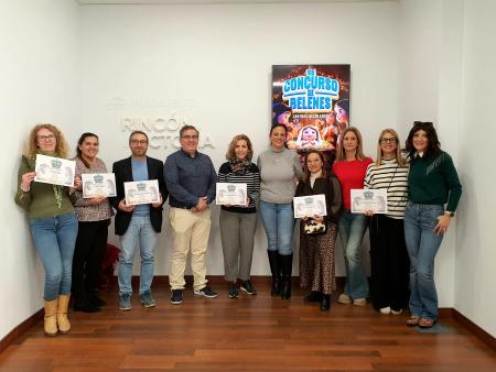 Los centros educativos de La Marina y Gregorio Marañón, primer premio del VIII Concurso de Belenes Escolares de Rincón de la Victoria