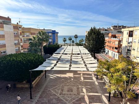 Rincón de la Victoria combate la isla de calor urbana con 3.373 metros cuadrados de sombra en centro educativos y espacios públicos