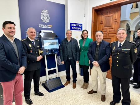 El Ayuntamiento de Rincón de la Victoria instala un Puesto de Actualización de Documentación que permitirá actualizar el DNI electrónico