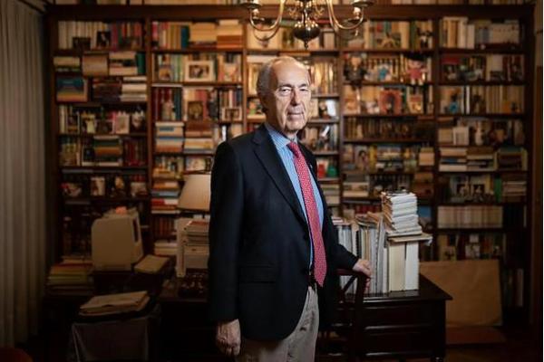 Luis Alberto de Cuenca