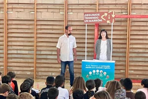 Taller en colegio sobre separación de residuos