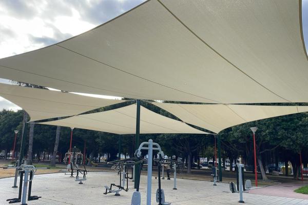 El Parque Huerta Julián cuenta con una nueva zona de sombra de 328 metros cuadrados